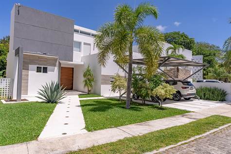 Four-Bedroom Home for Sale in Playacar