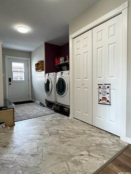 Side entrance - laundry/utility/storage