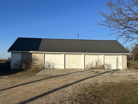 E5630 County Road B, Manawa, Wisconsin, For Sale By Jan Kraetsch