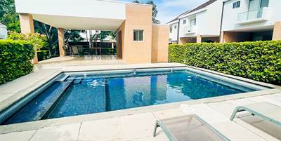Great Townhouse in a Beautiful Gated Community in Santa Ana Centro