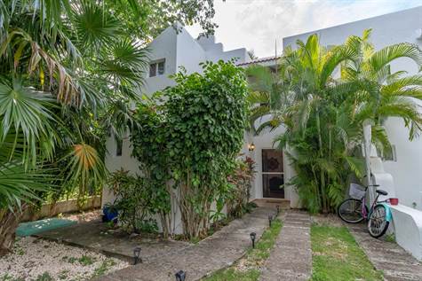 Fully-furnished Villa for Sale in Playa del Carmen