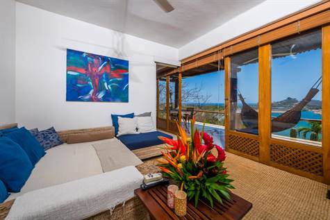 Colores del Pacifico - Ground Floor Master Bedroom Living Room