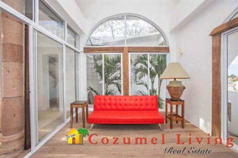 Located in Cozumel - Villa Yucatan & 4 Apartments - 15 Av. Sur 
