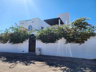 Amazing house for sale in loreto, NEW LISTING