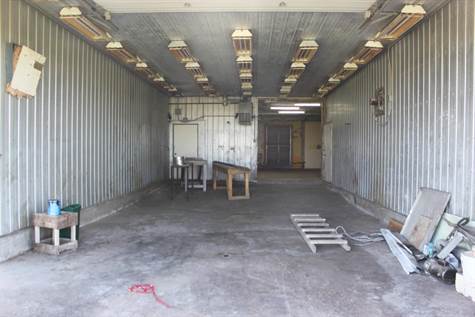 20x42 grade level loading dock