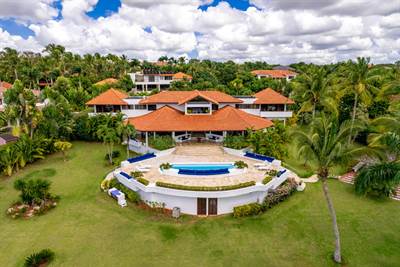 Luxury 5BR Villa with Impressive Golf and Ocean Views