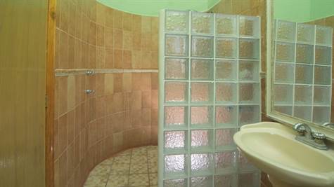 bathroom - - 8 BR Pacific Ocean property  for sale in Manzanillo