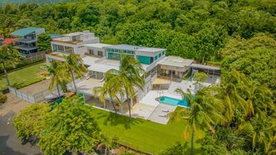 5 bedroom beachfront luxury home for sale in Playa Potrero