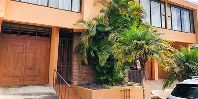 Duplex with great location in Pinares