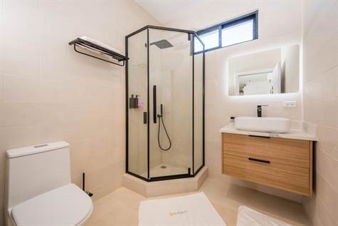Shared Bathroom with Guest Bedrooms