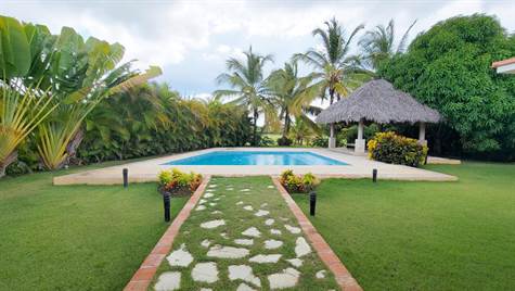 4 Bedroom Villa For Sale in Cocotal 36
