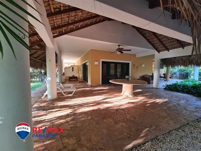 Beautiful 4 bedroom home in La Estancia!! Fully furnished!!