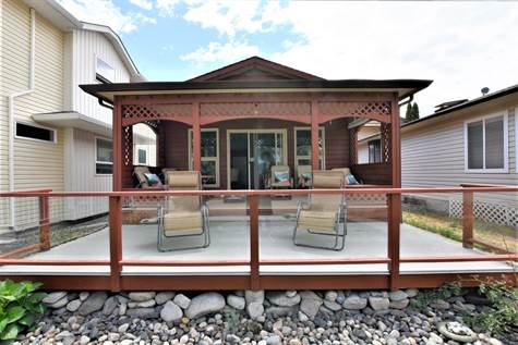 covered front deck 
