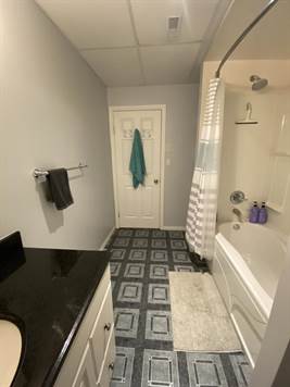 4-piece bathroom - basement
