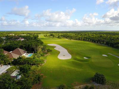 Lot with Golf Course View in Exclusive Community - Hacienda