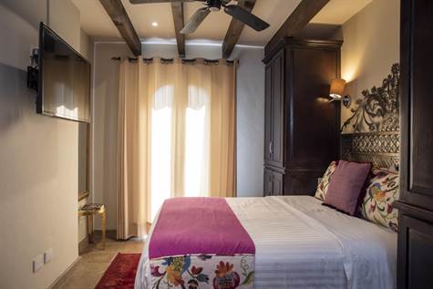 Octavio Paz Suite bedroom