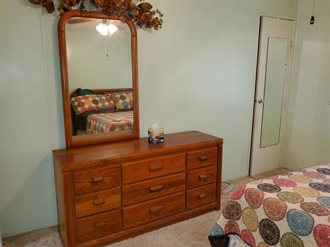 DRESSER INCLUDED