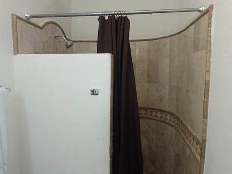 Mirador PDM Guest Shower
