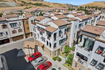 Altura neighborhood in San Jose - Extraordinary Townhomes!