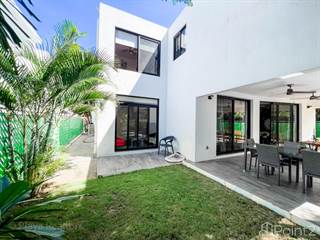 Residential Property for sale in CAMILLA HOUSE- 5 BEDROOM NEW IN THE MARKET WITHIN THE FAMOUS AND LUSH PHASE II OF PLAYACAR., Playa del Carmen, Quintana Roo