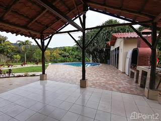 Beautiful rustic-country style home with views, pool, fruit trees + horse stables., Atenas, Alajuela