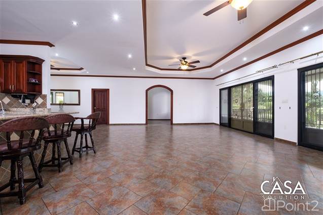 Luxurious House with Apartment for Sale in the Boquete Canyon Village Gated Community, Chiriquí - photo 15 of 17