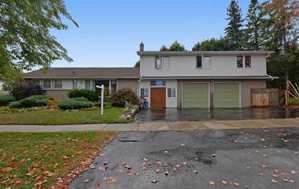 35 Leithridge Cres Brooklin Gorgeous Gardens And A Professionally Finished Basement Await You In This Stunning B Custom Backsplash Tiered Deck Granite Sink