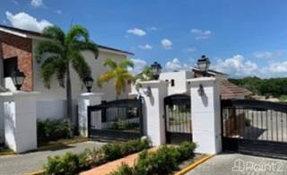 Hermosas casas de dos niveles con materiales de última generación en un proyecto cerrado (O1726), Santo Domingo, Santo Domingo