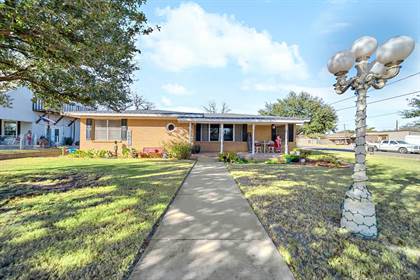 Residential Property for sale in 502 W Broadway St, Stanton, TX, 79782