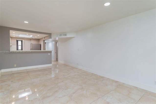 Condo For Sale at 8020 N Colony Cir N, Tamarac, FL, 33321 | Point2