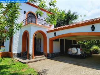 Villa Ileana, Spanish Style on a Large Lot Near the Beach!, Garabito, Puntarenas