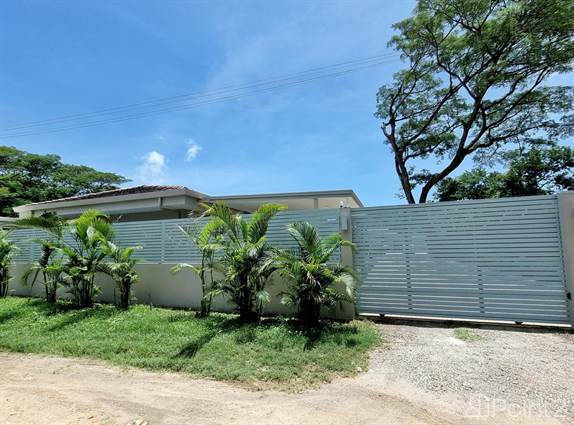Contemporary New Home, Villa Macaw