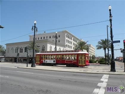 Canal Street in New Orleans Central Business District - Tours and