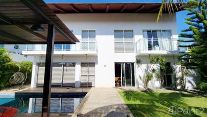 Beautiful Villa 4BR + Studio with pool in Punta Cana Village, Punta Cana, La Altagracia