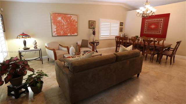 9752 SW 92nd Ter, Miami, FL - photo 9 of 70