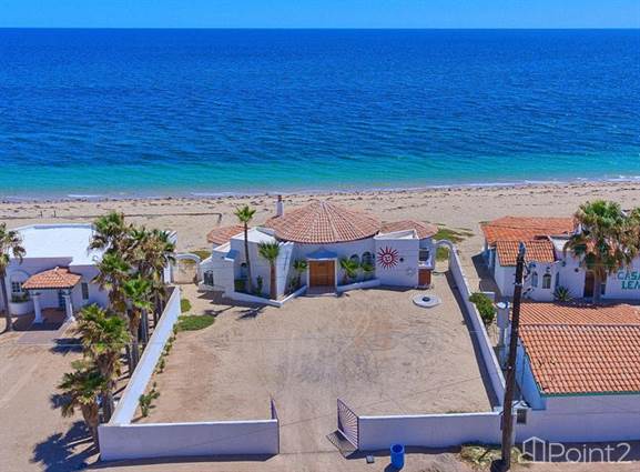 Beachront Home - Lot with room to grow!