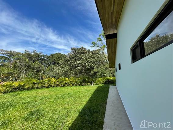 Brand-new 3-bedroom home with swimming pool in Roca Verde, Alajuela - photo 18 of 24