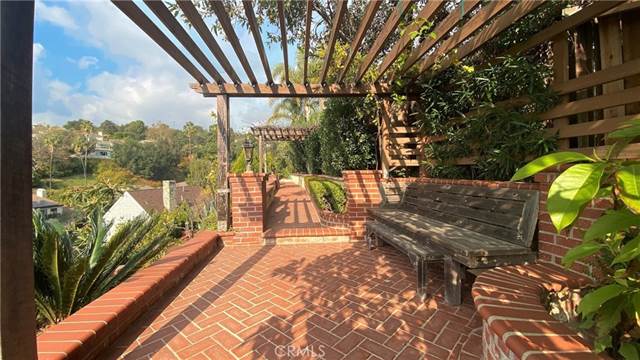 140 N Thurston Ave, Los Angeles, CA - photo 30 of 38