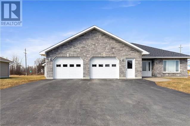 10727 WEST END TERRACE, Iroquois, Ontario, K0E1K0 — Point2 Canada