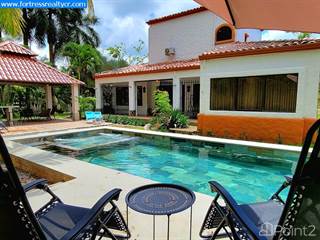 Villa Ileana, Spanish Style on a Large Lot Near the Beach!, Garabito, Puntarenas