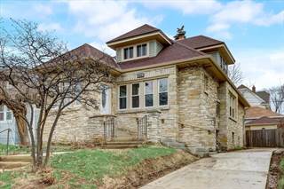 2264 N 63rd St, Wauwatosa, WI, 53213