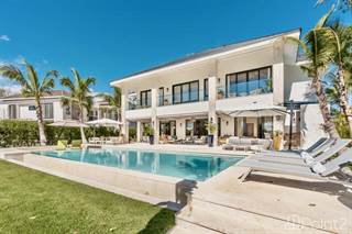 Magnificent 7-Bedroom Villa in Exclusive Golf Gated Community, Punta Cana, La Altagracia