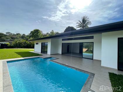 Brand-new 3-bedroom home with swimming pool in Roca Verde, Alajuela - photo 2 of 24