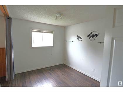 1920 152 AV NW, Edmonton, Alberta, T5R2R7 — Point2 Canada