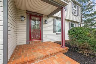 210 Essex Knoll Dr, Moon Township, PA, 15108
