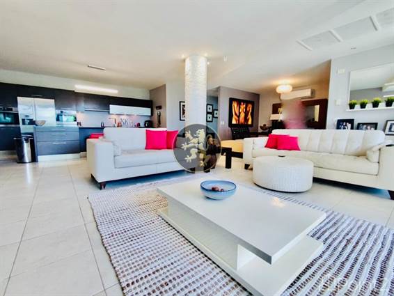 Experience the Best in Style and Comfort with This Red Passion Touch Condo, Sint Maarten - photo 4 of 21