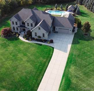 Picture of 9031 Hillview Drive, Clarence, NY, 14031