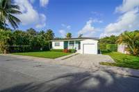 Photo of 908 Tangier St, Coral Gables, FL