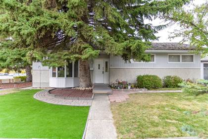 Picture of 3 Chatham Drive NW, Calgary, Alberta, T2L 0Z4