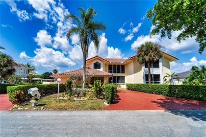 24 Casas en venta en Country Club of Miami Estates, FL | Point2